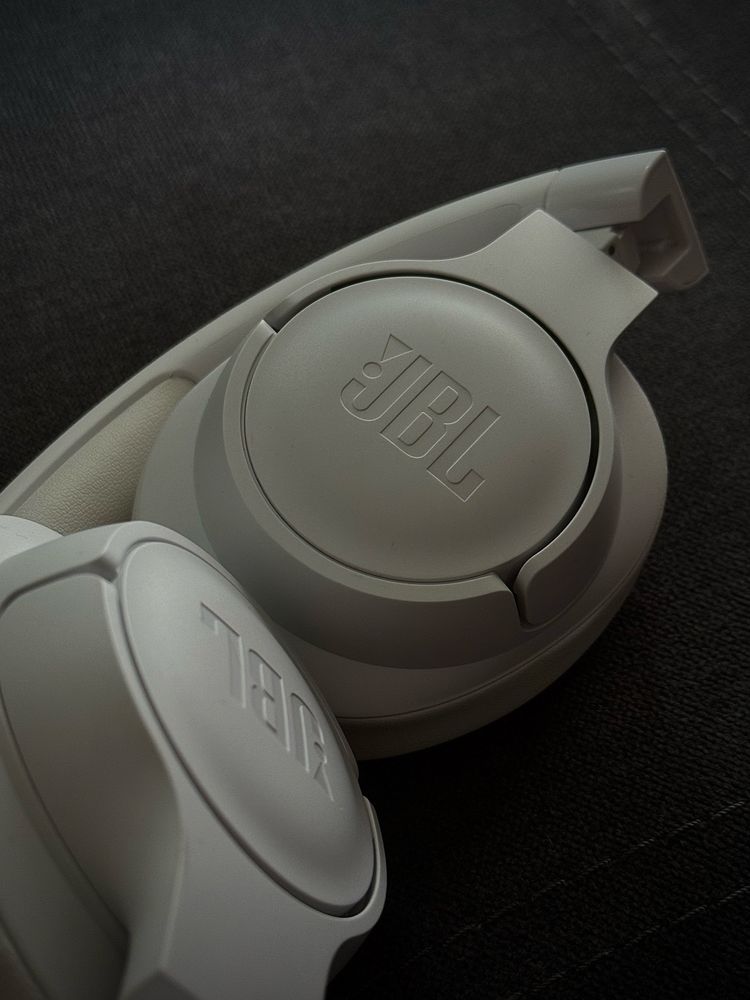 Аудио Слушалки JBL  720