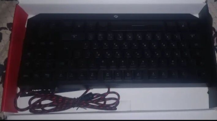 Продаю клавиатуру а идеальное состояние