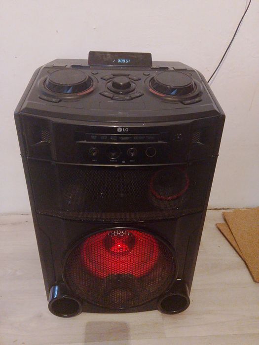 Продам центр музыкальный