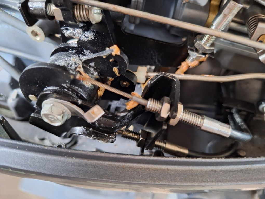 Продавам извънбордов двигател YAMAHA 9.9FMHS (15кс) 2Т 36кг