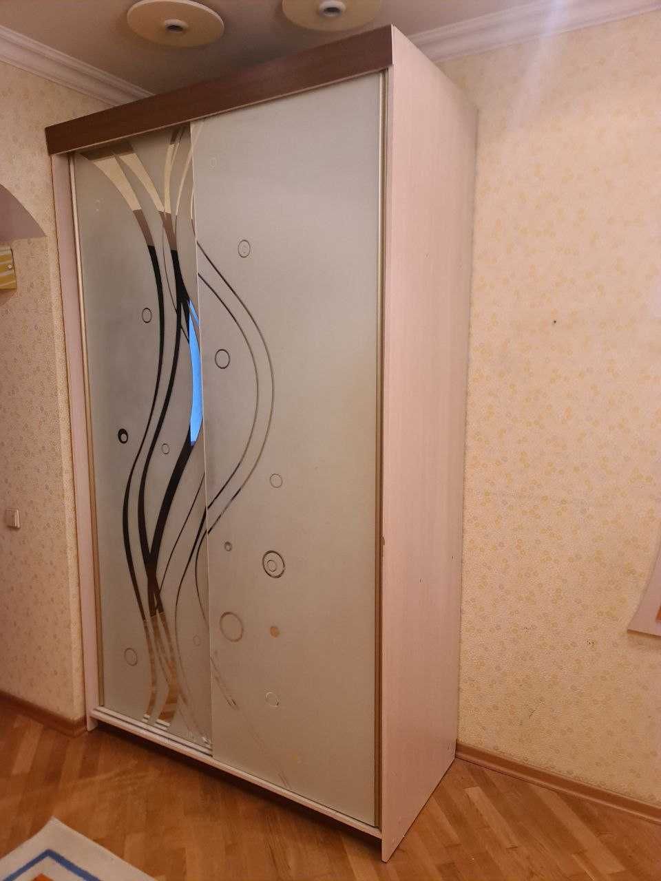 Продам шкаф купе.