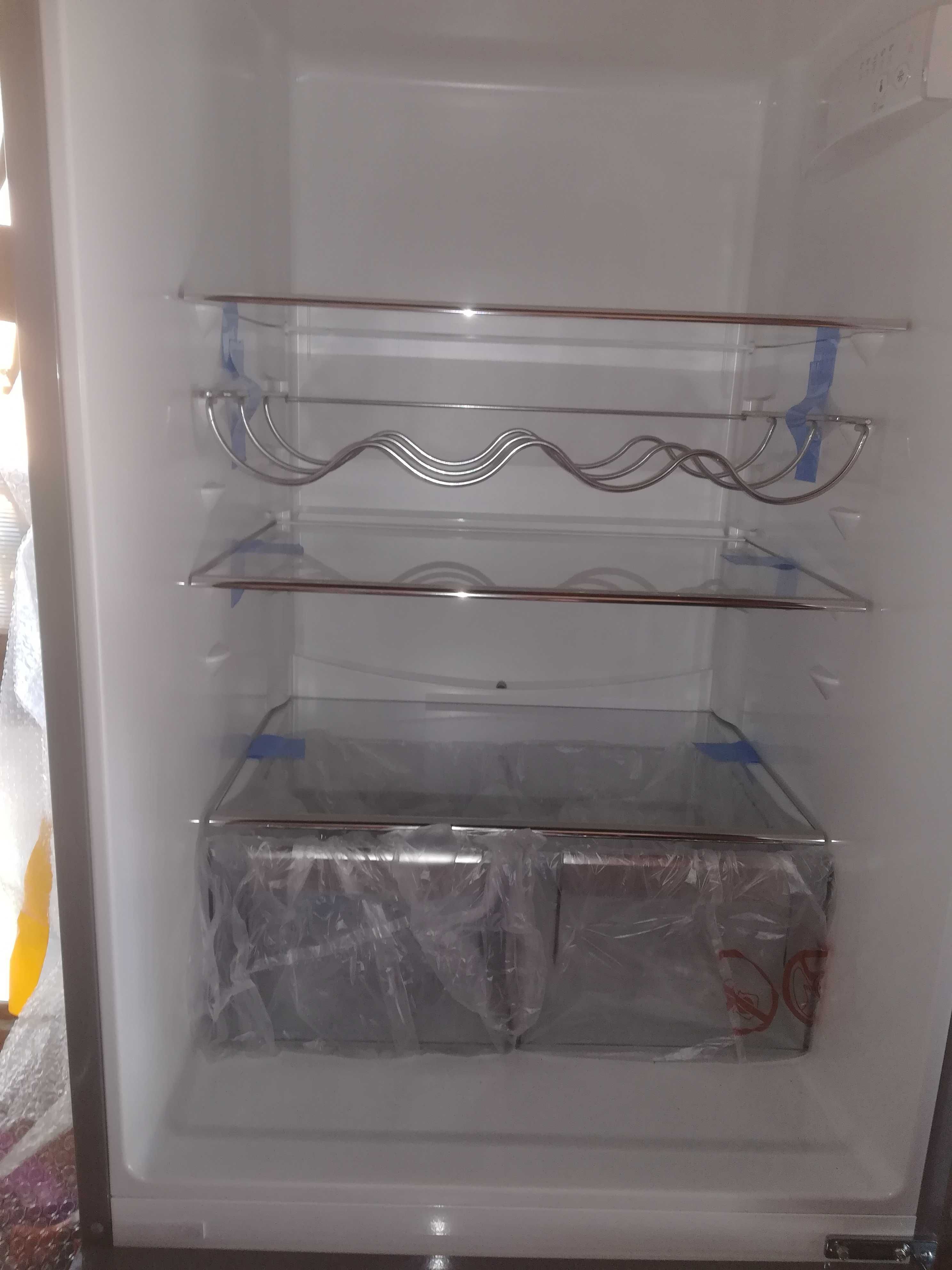 Vând frigider și combina frigorifica