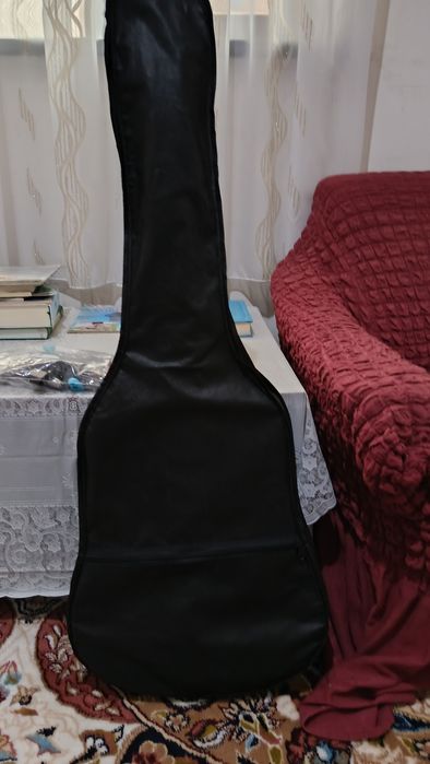 Akustik gitara xolati yangi