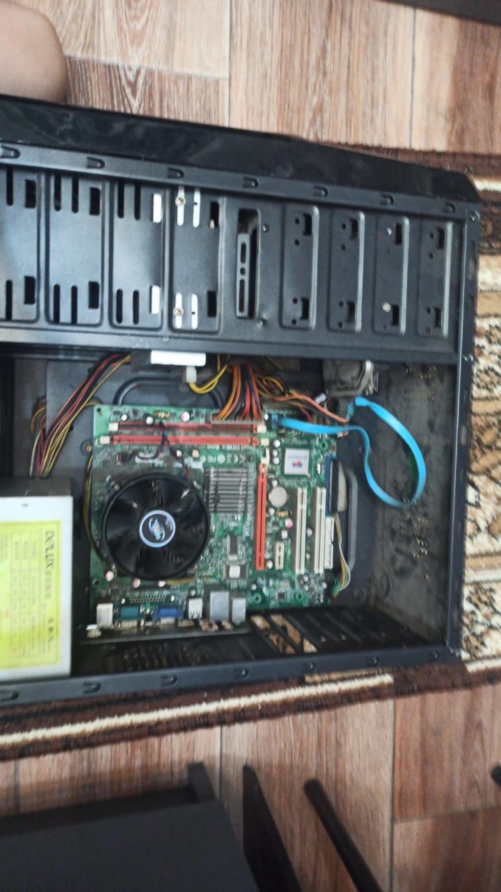 Персональный компьютер рабочий, надо переустановить windows