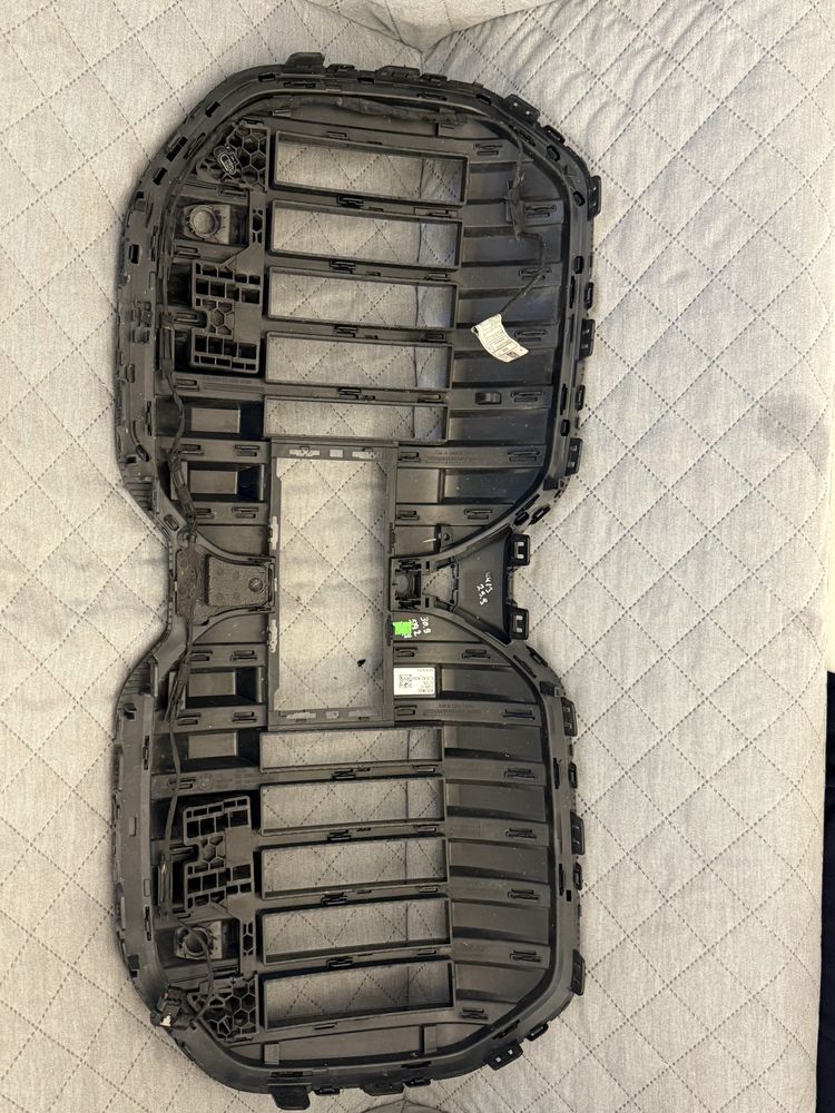 Grila BMW G70 Seria 7 2022+ Black