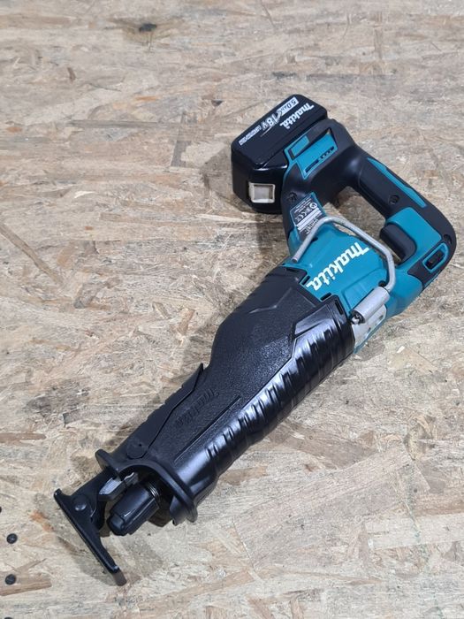 Fierastrau vulpe sabie brushless Makita DJR187