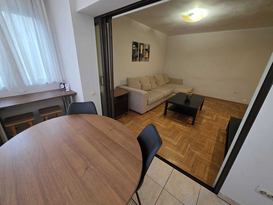 Ultracentral 2 camere decomandate 65 mp