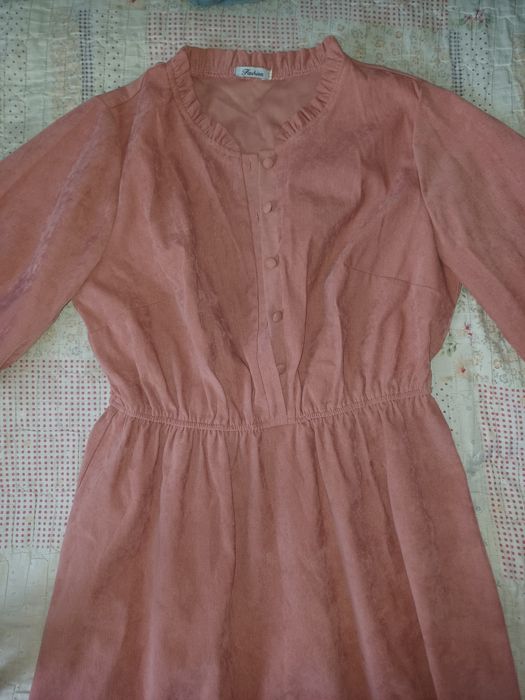 Продам женские платья