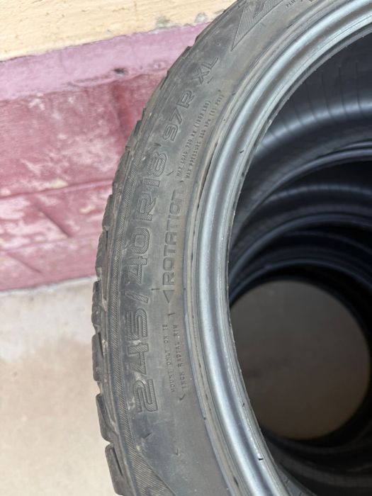 Шины в комплекте размер 245/40/18. В хорошем состоянии.