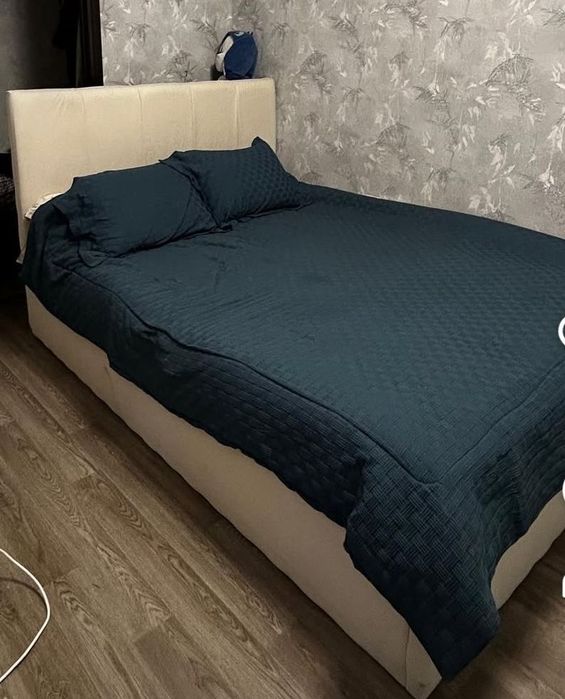 Двух спальная кровать