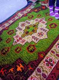 Красив нов килим с цветя