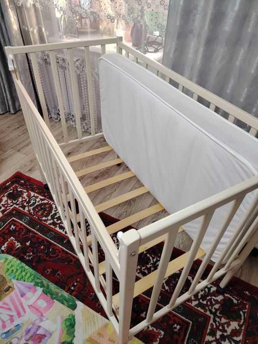 Продам детскую кроватку