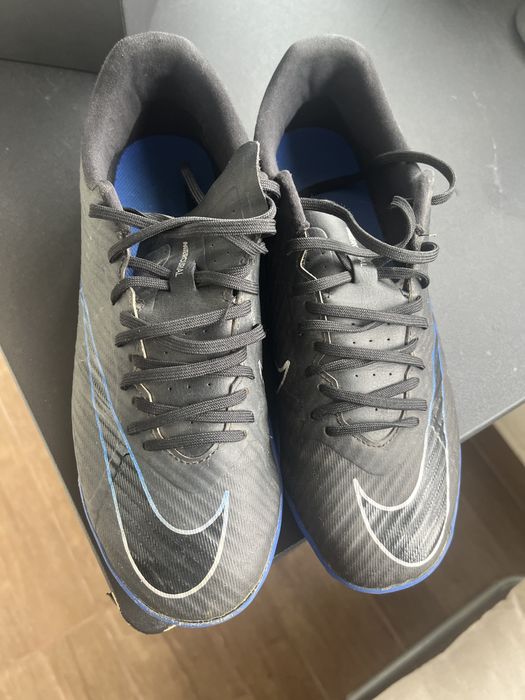 Adidasi fotbal Nike