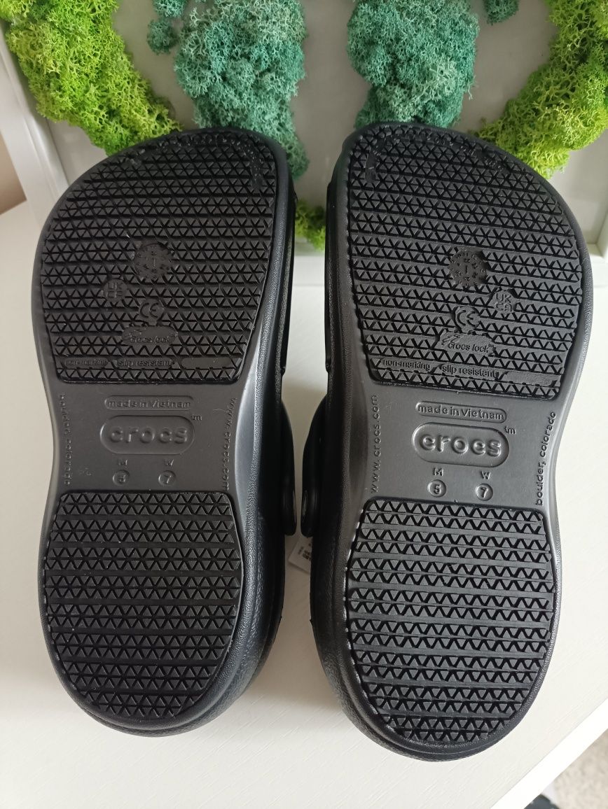 Crocs mărime 37-38 M5/W7 noi cu eticheta