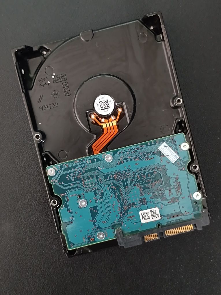 HDD 2TB Toshiba sotiladi