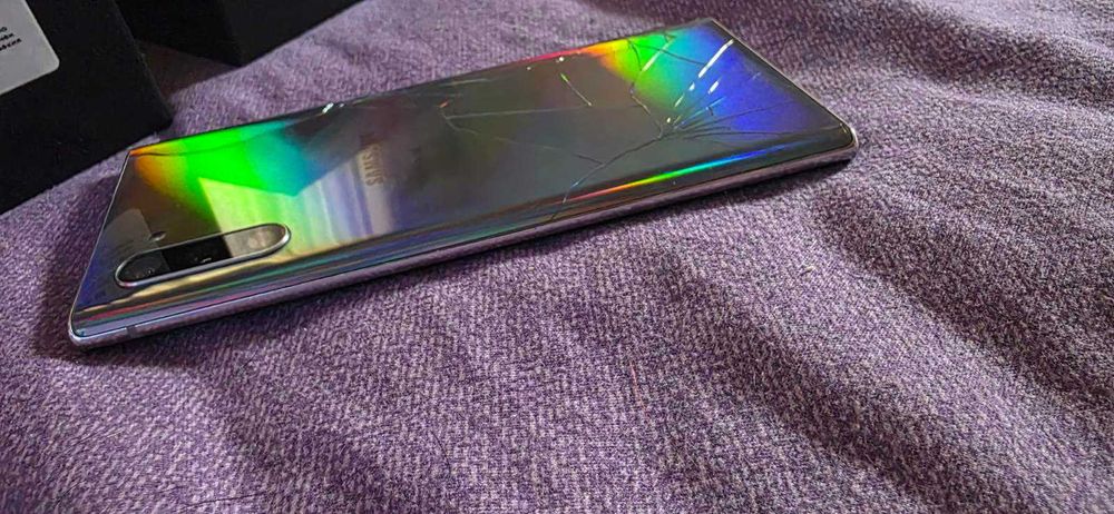 Samsung Galaxy Note 10 8GB RAM 256GB  Aura Glow ПЪЛЕН КОМПЛЕКТ!