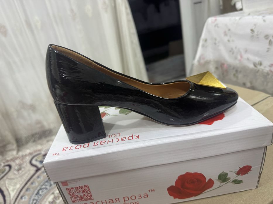 Каблуки чорные новын