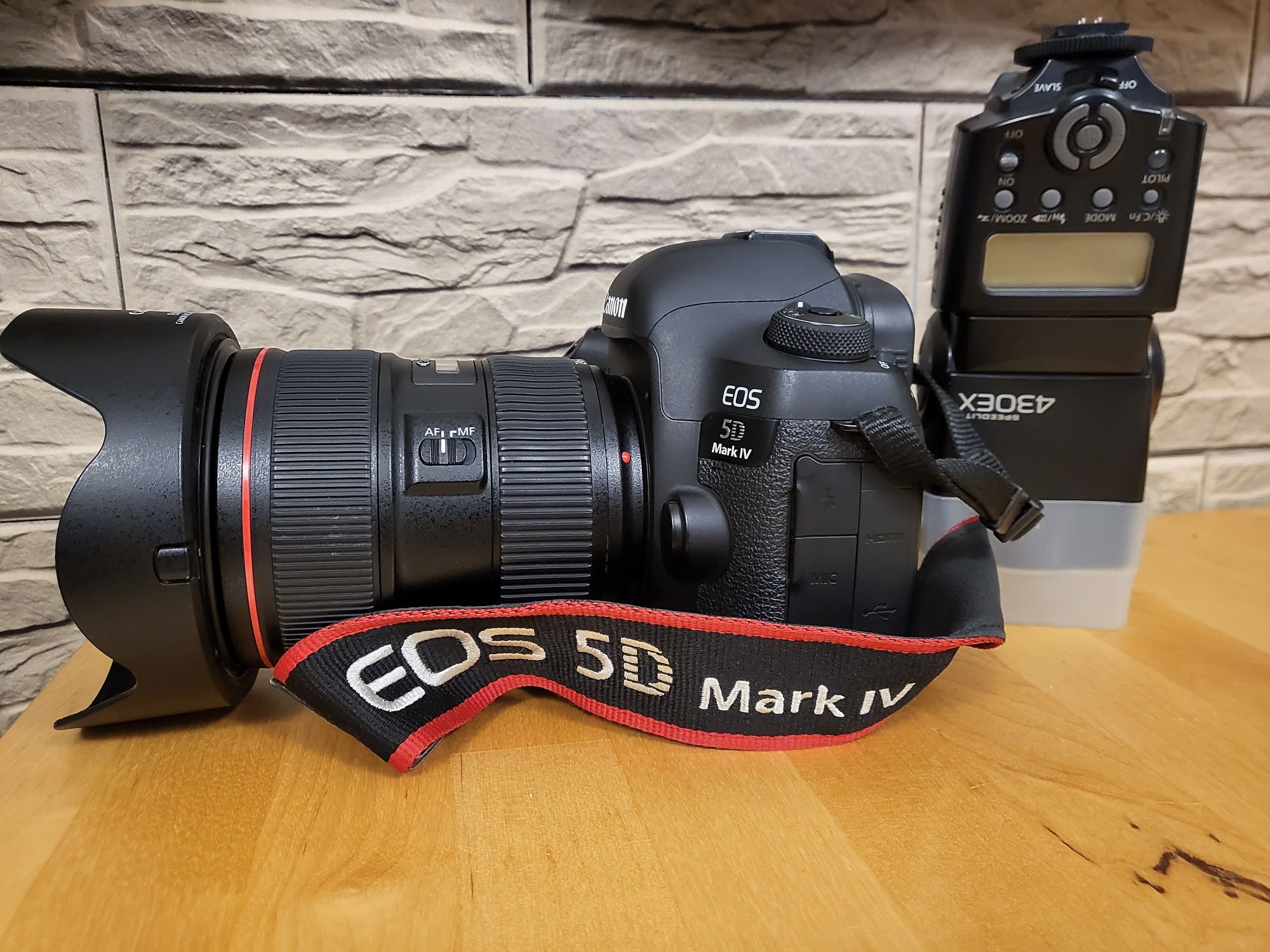 Canon 5D  Mark 4
