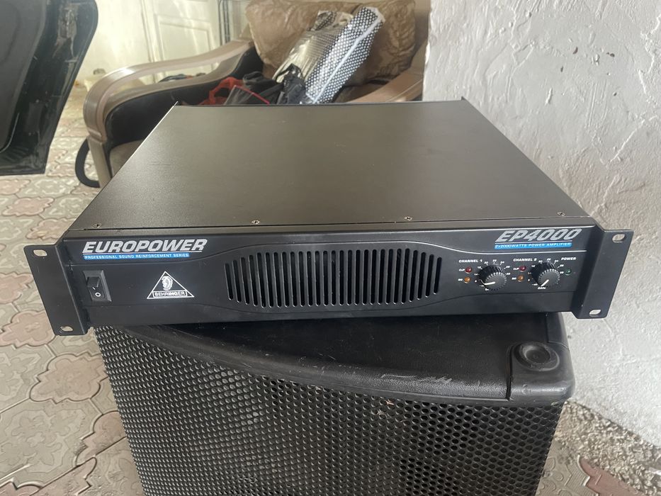Усилитель Behringer EP4000
