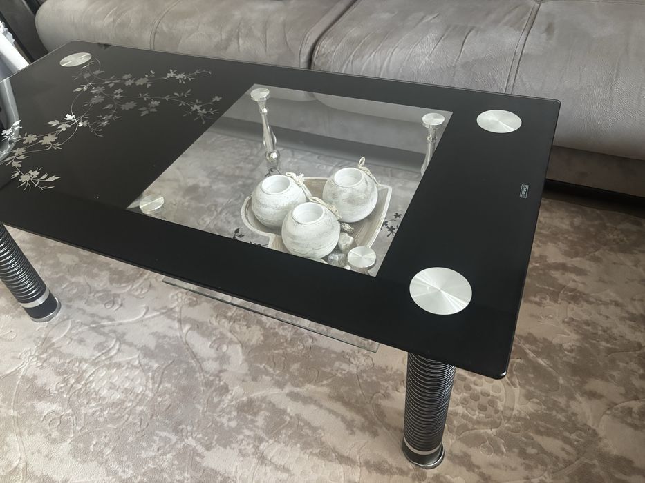 Холна стъклена маса