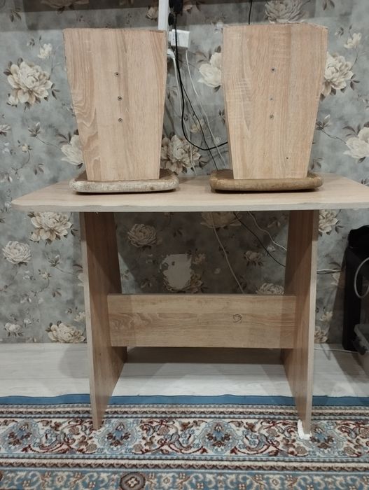 Кухонный стол в хорошем состоянии