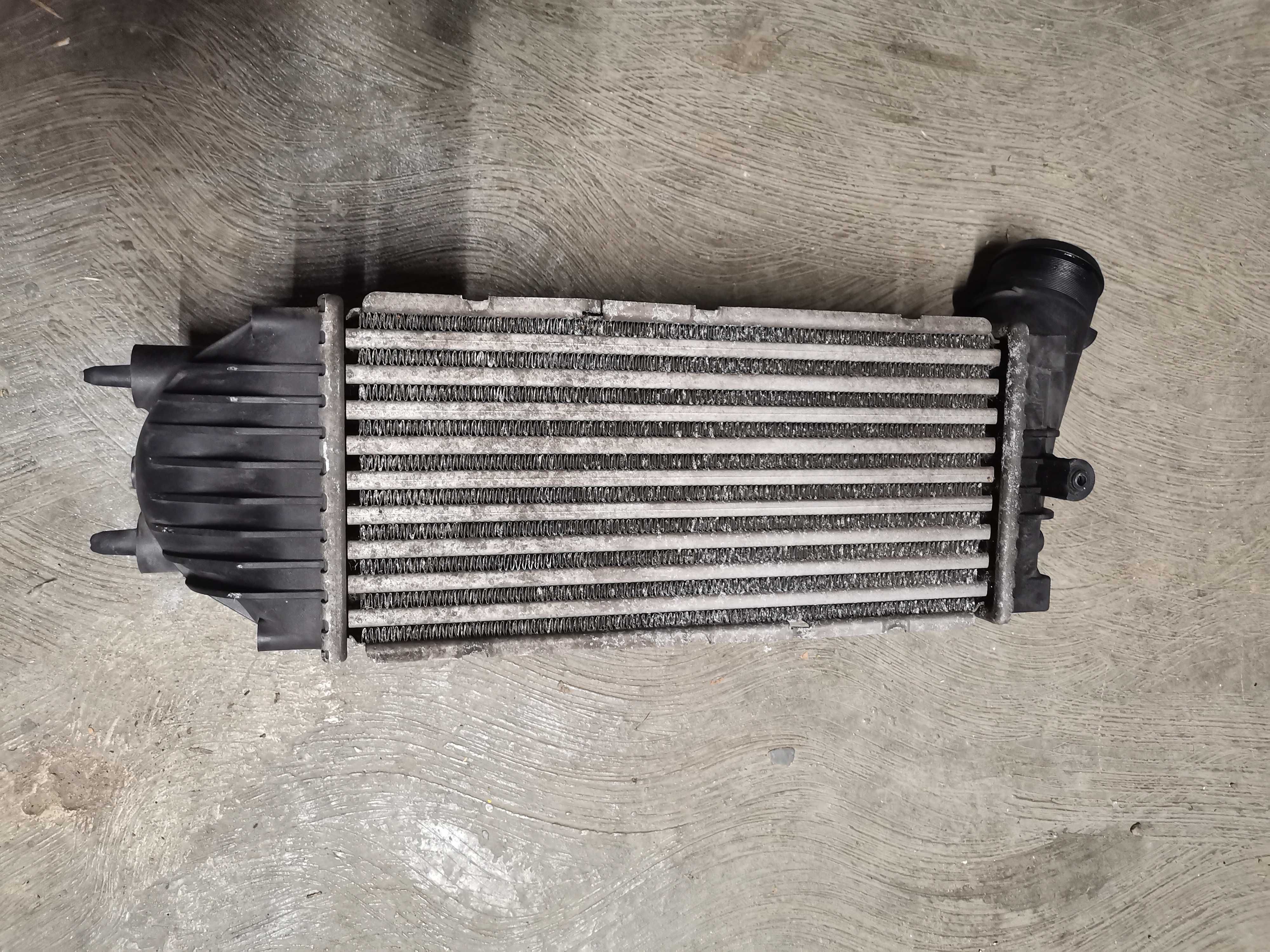 Интеркулер/Intercooler Citroen Peugeot Ford /1.6/2.0/  HDI 2005--2010