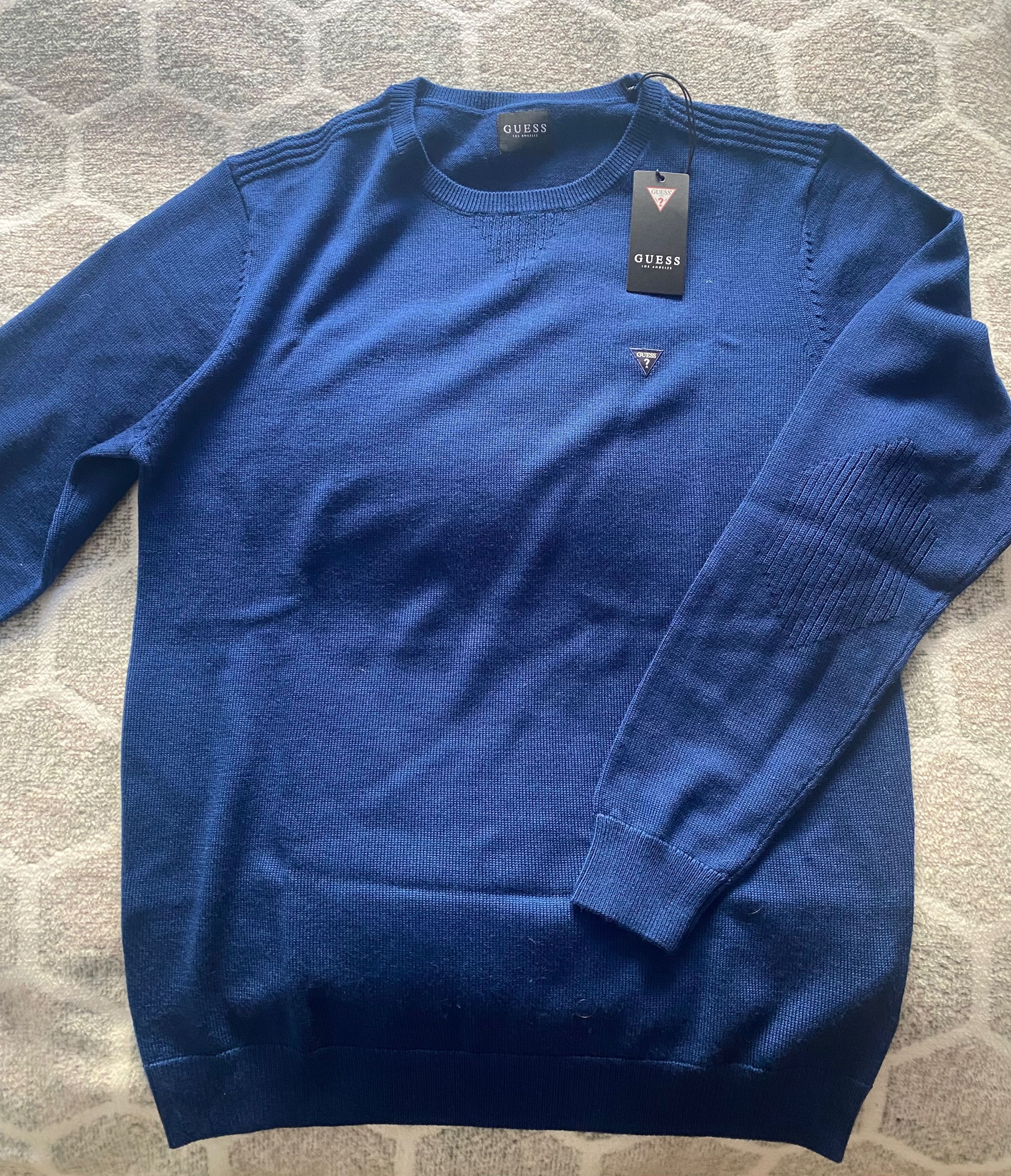 GUESS нов пуловер , никога не е използван