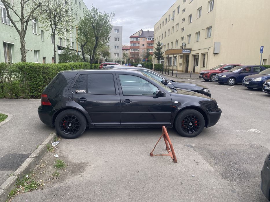 Vand Golf IV  1.4 benzina