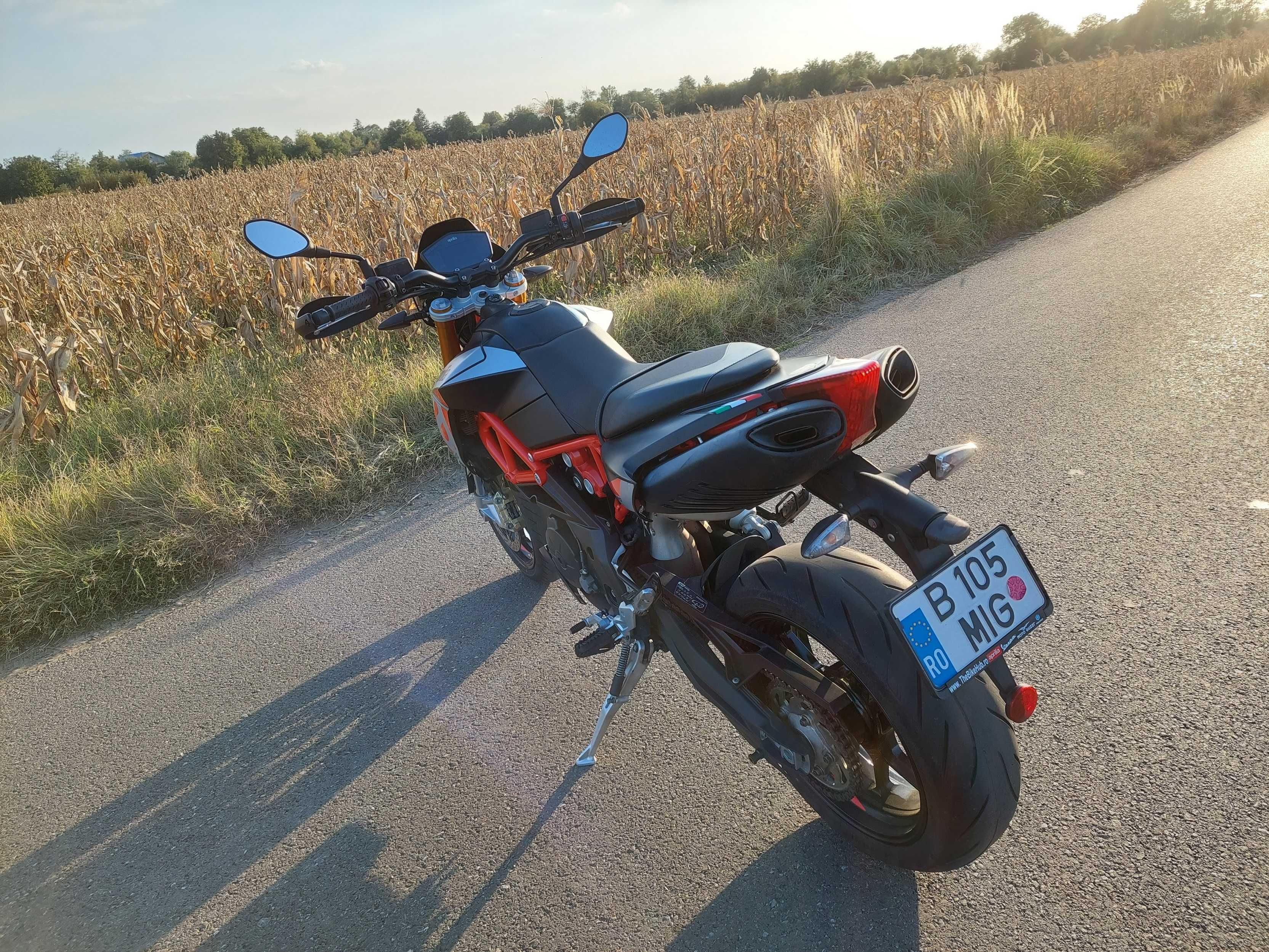 Aprilia Dorsoduro 900