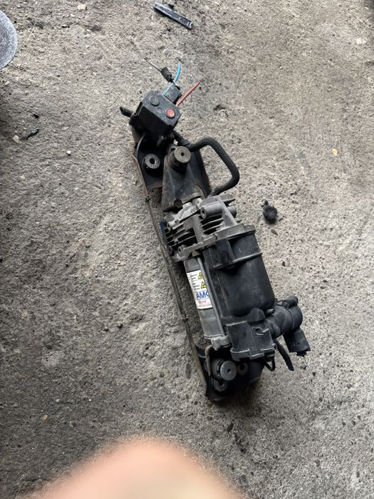 Компресор възглавници бмв е61