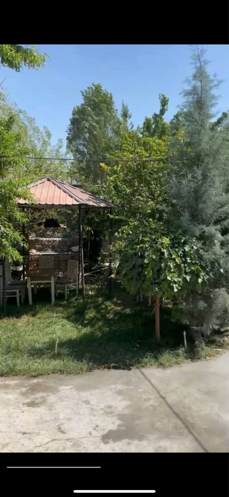 Hovli sotiladi (Продается дом на земле)