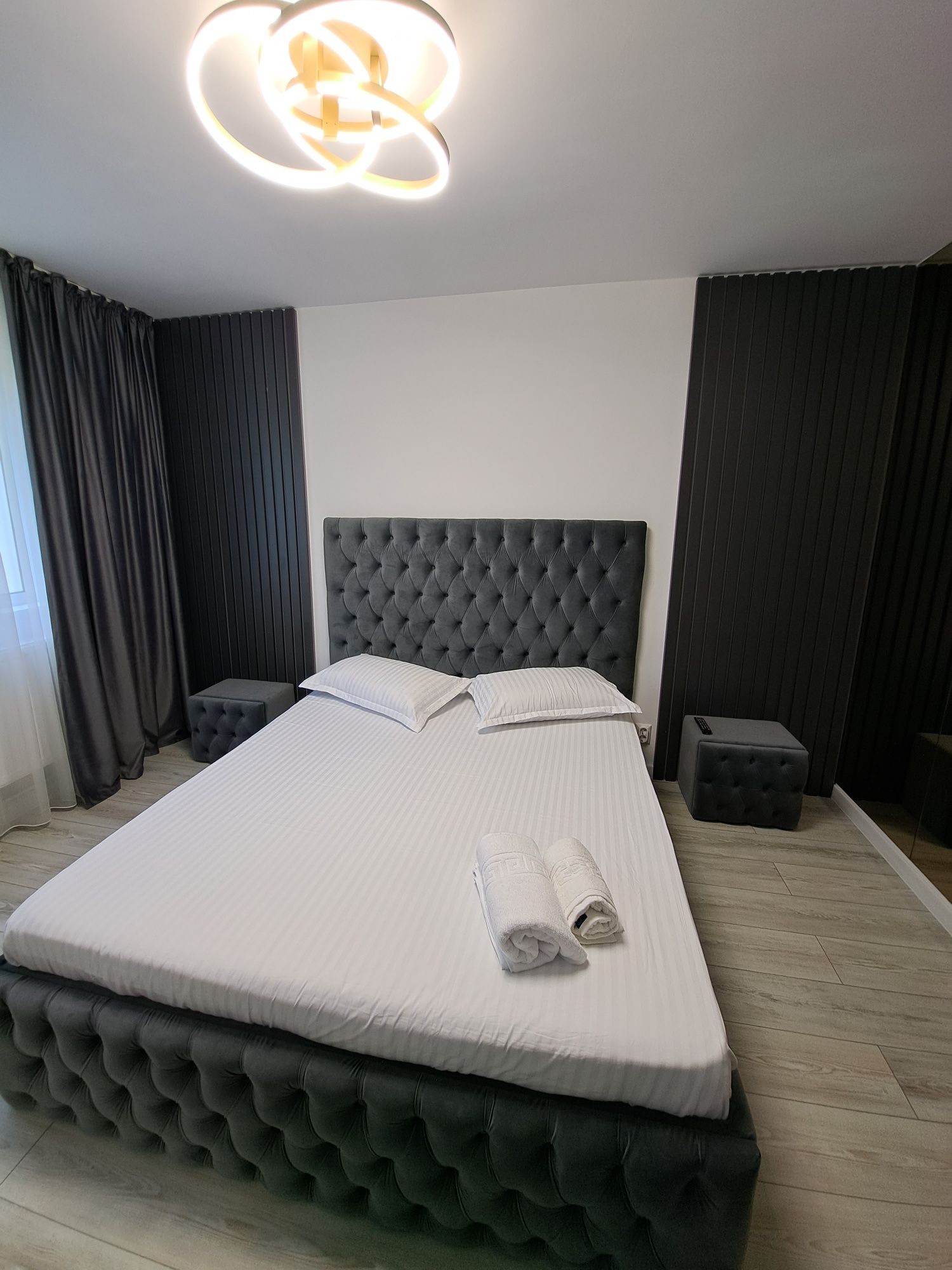 Închiriez apartament de lux in regim hotelier central