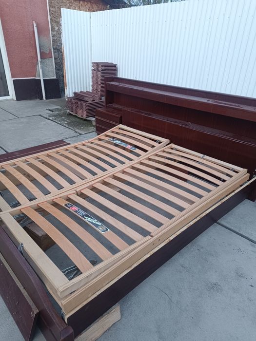 Vând dormitor complet fără mobilă