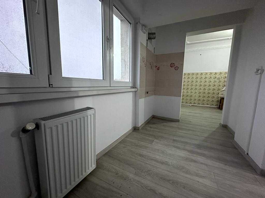 Apartament 2 camere decomandat zona CEC Focsani