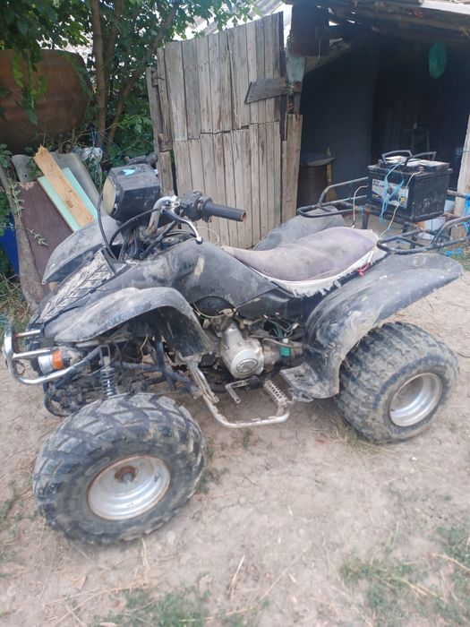 Vând atv motor 150 cc