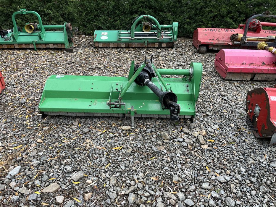 Tocatoare pasuni spini crengi resturi vegetale iarba tulheni