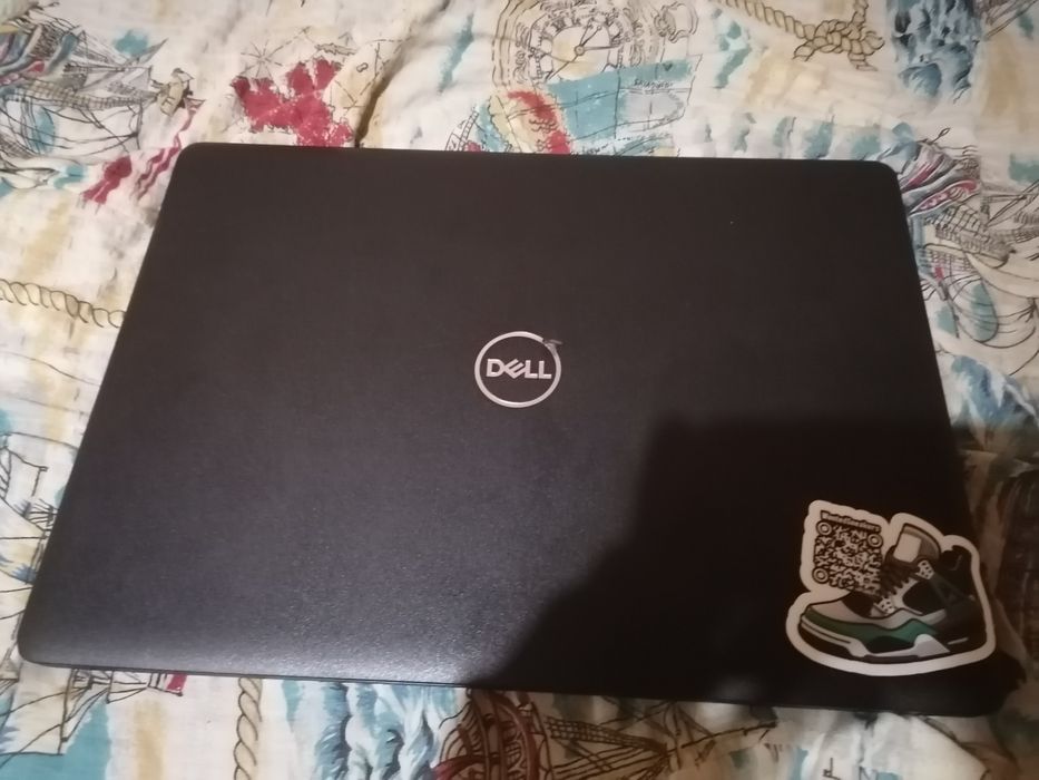 Vând laptop dell latitude 3490