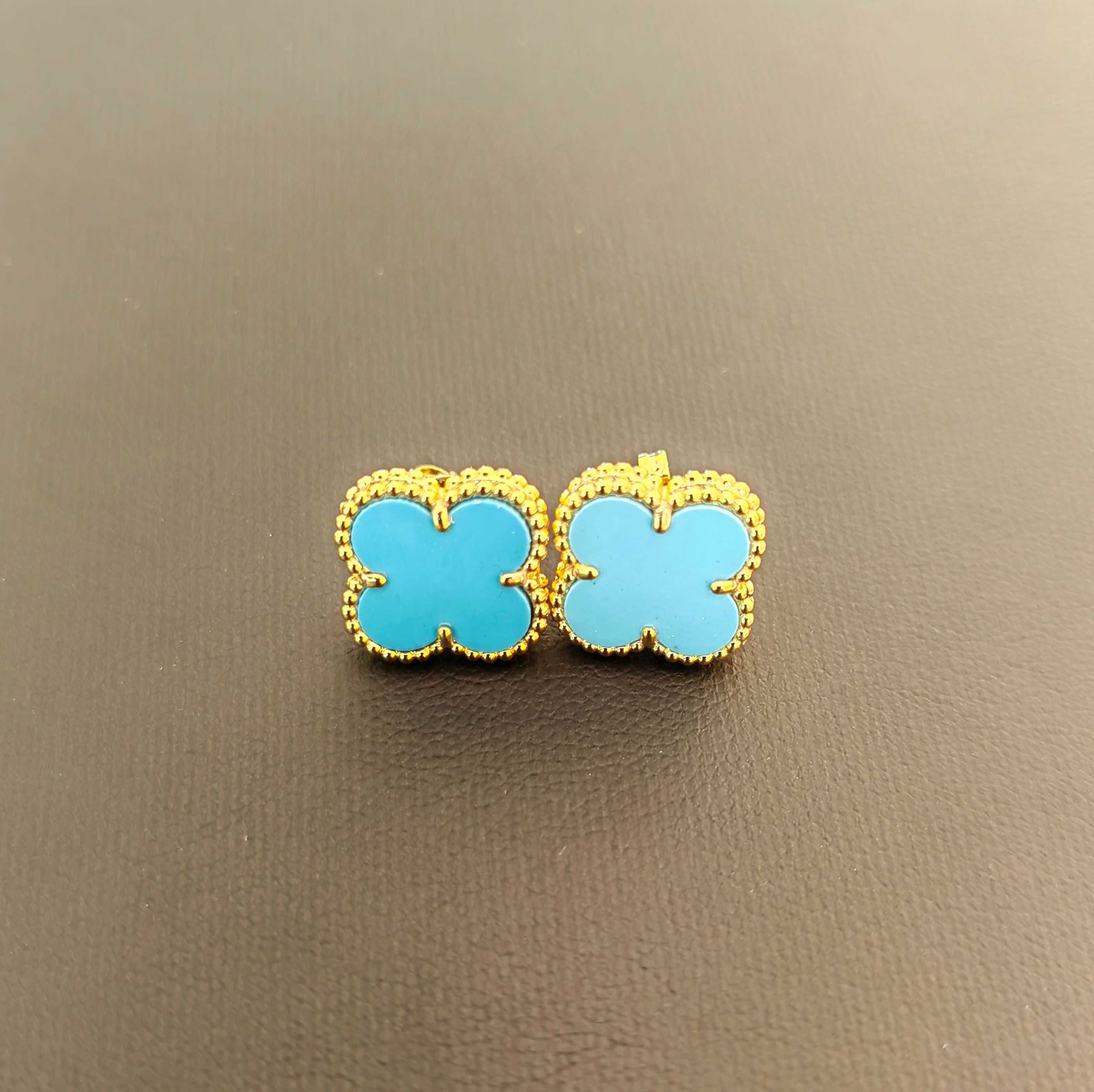Златни дамски обеци със бял седеф - Van Cleef & Arpels VCA