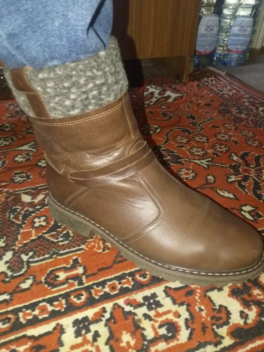 Продам зимнюю обувь