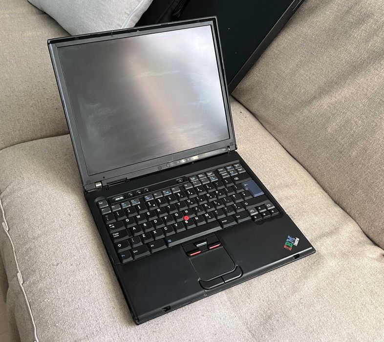 Laptop retro IBM ThinkPad T43 Type 1871 pentru colectionari si piese