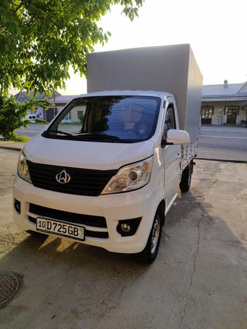 Продам CHANGAN грузовой