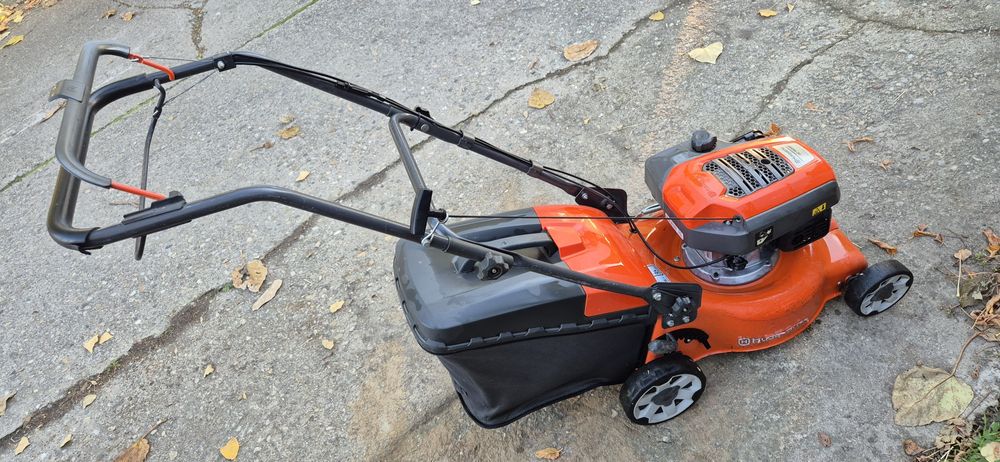 Masina tuns iarba Husqvarna