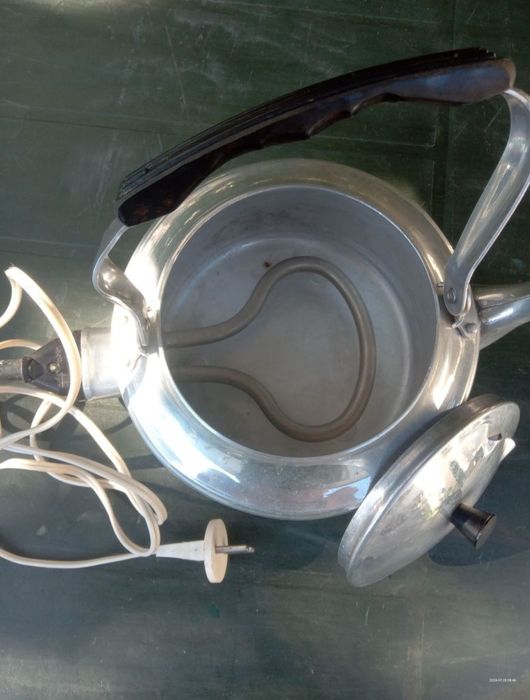 Fierbător electric Vintage tip ceainic 2 litri perfect functional