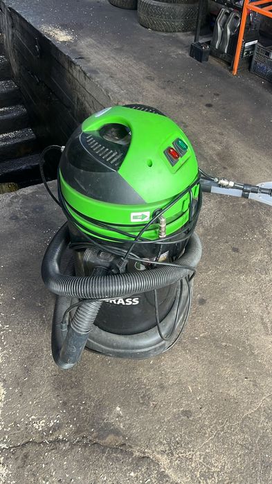 Пылесос Grass Baiyun ESTRO 125 зеленый, черный