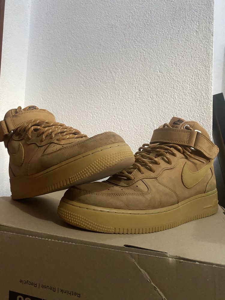 Nike Air Force 1 mid brown