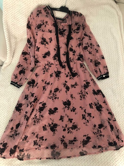 5 красиви рокли - допълнителна информация и цени за всяка в описанието