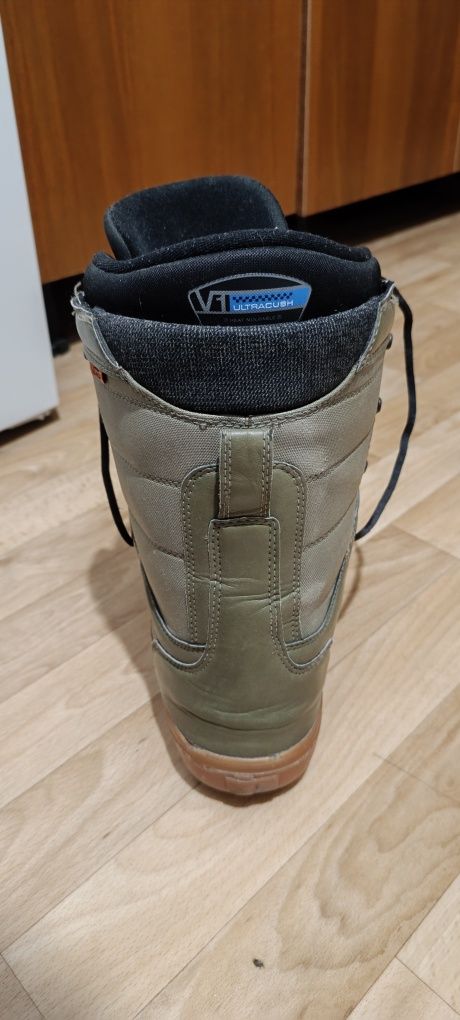 VANS (41 размер) сноубордические ботинки