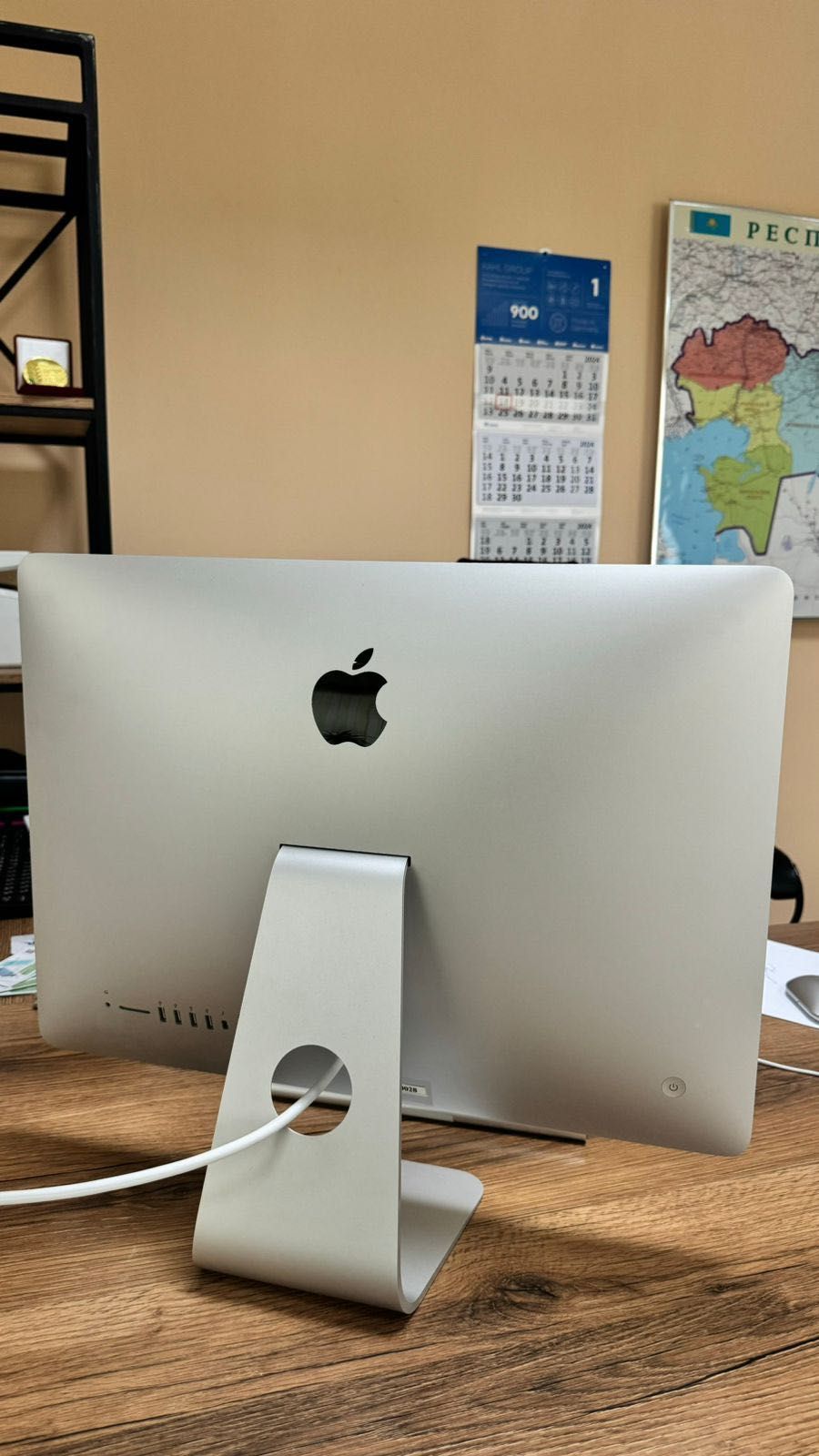 Продам моноблок iMac 21.5 Late 2013