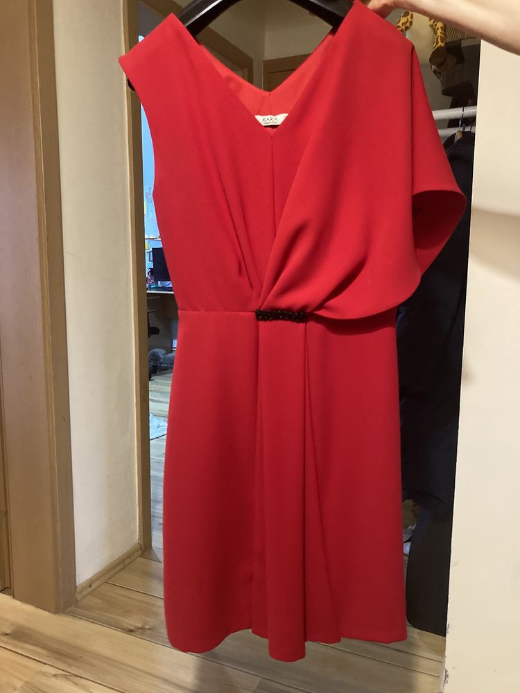 Rochie roșie elegantă