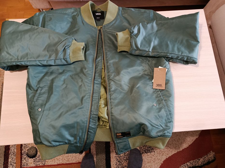 Оригинални Зимни якета Vans - чисто нови с етикет